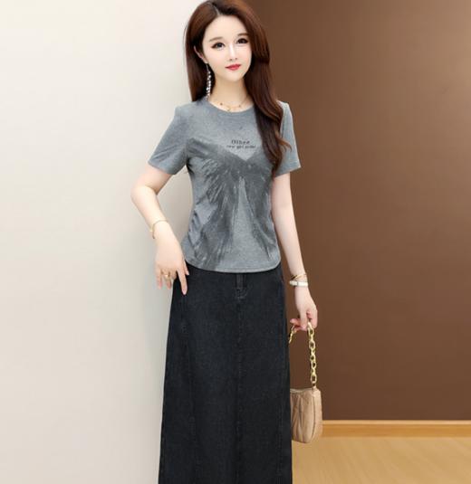 QYM 25AV38-Y两件套灰色短袖T恤衫+黑色高腰半身裙套装 商品图0
