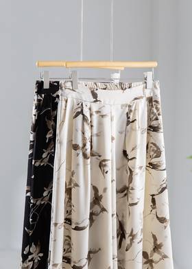 2025新款水墨碎花裤裙高级小个子高腰半裙8905