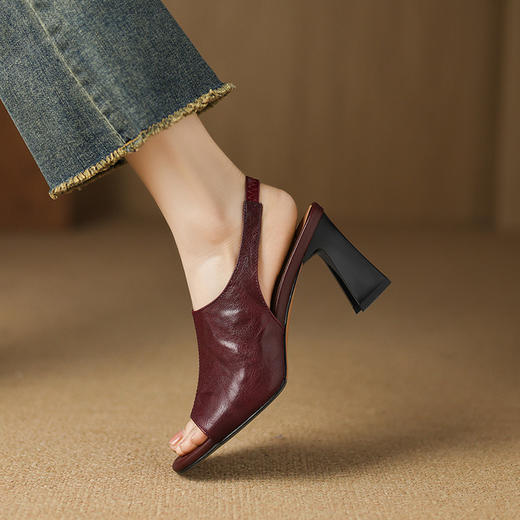 【预售5天】法式复古软羊皮方头鱼嘴凉鞋女高跟夏季新款黑色真皮罗马鞋女粗跟DS&1687 商品图4