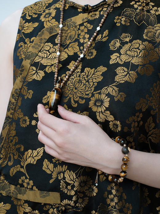 盛唐牡丹 | 民国真丝老面料偏襟马甲(金色纹样花纹随机 售完不补) 商品图2