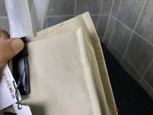 狩猎世界  小众好包，原单正品！出口日本 

尾数剩下一点点  只有米黄色

吊牌价格69800日元  折合人民币3500左右 商品图7