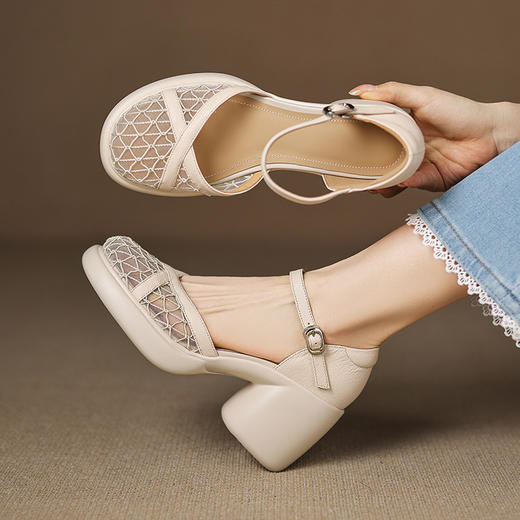 【预售5天】超轻超软舒适镂空网纱包头粗跟凉鞋女新款夏季真皮厚底一字扣高跟鞋ZYY&A1196 商品图1