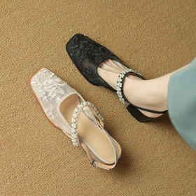 【预售5天】蕾丝网纱珍珠粗跟包头凉鞋女夏百搭甜美方头一字带中跟单鞋高跟鞋AJ&AJ9393-1