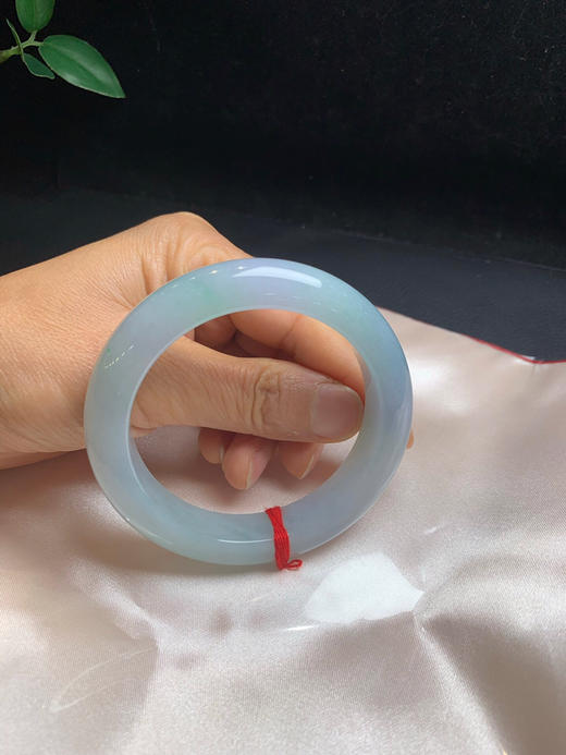 612698，57春彩手镯、条形大气正装，紫罗兰底色 隐隐约约飘了一点绿 润润的 商品图5