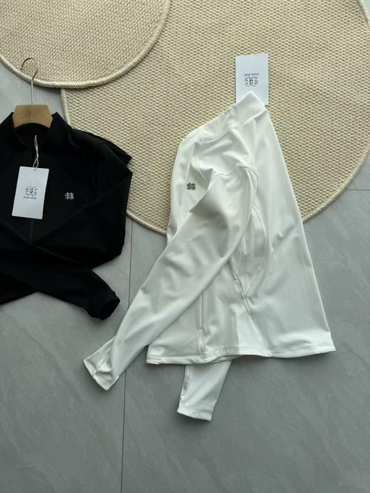 点此购买 可隆女士春季针织立领户外运动徒步登山弹力外套 LL 315247 商品图14