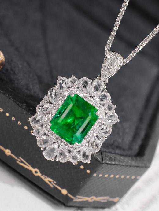 1.65ct刻面祖母绿吊坠 商品图2