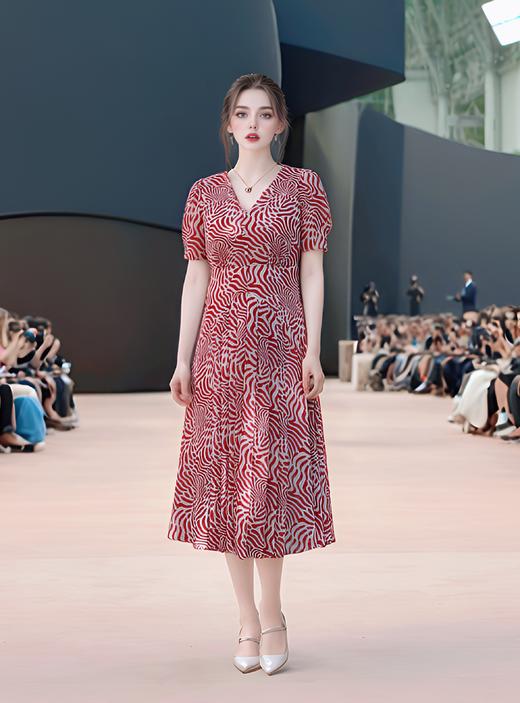 法式气质V领收腰大摆连衣裙 商品图0