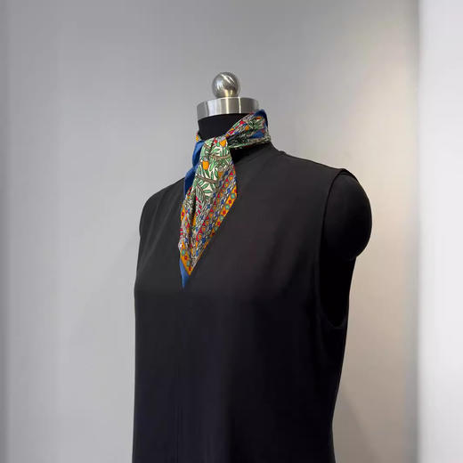 丁摩 奢品~柜上 透气莱赛尔亚麻混纺V领廓形无袖连衣裙5ZF-45023 商品图1