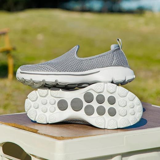 男女同款透气弹软健步鞋  网布面料 轻巧减震 一脚蹬设计 商品图3