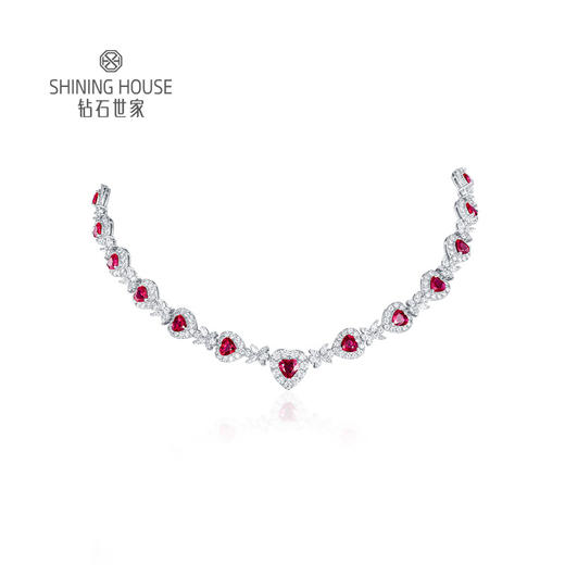 【红宝石项链】钻石世家 18K金红宝石镶钻项链   高级设计珠宝系列 让人一见倾心的红宝石 演绎女性的高贵柔情 也寓意着浪漫炙热的美好感情 商品图0