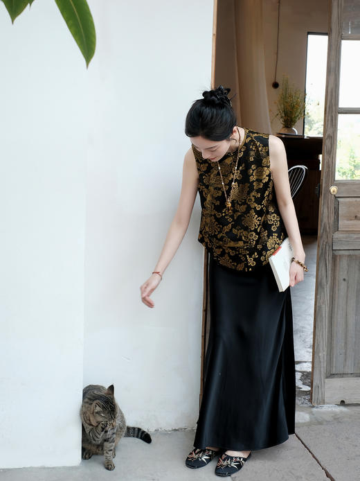 盛唐牡丹 | 民国真丝老面料偏襟马甲(金色纹样花纹随机 售完不补) 商品图4