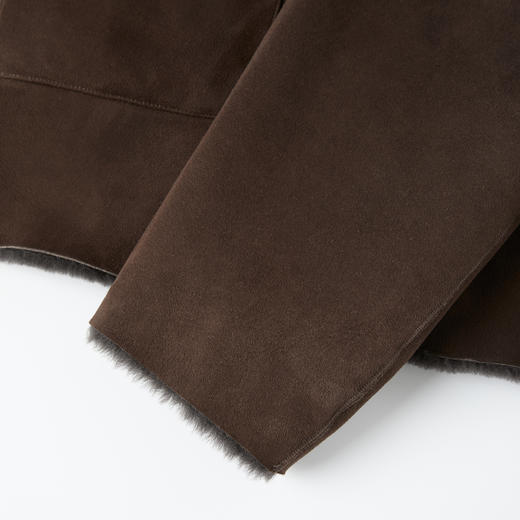 ROMI STUDIO“棕标甄选” 美利奴羊皮皮毛一体绒面皮草 RW24WW70331 商品图4