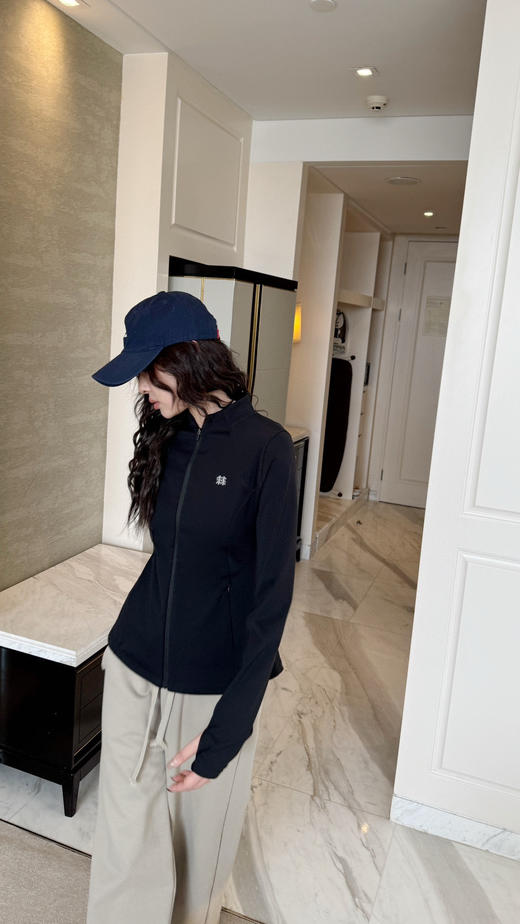 点此购买 可隆女士春季针织立领户外运动徒步登山弹力外套 LL 315247 商品图11