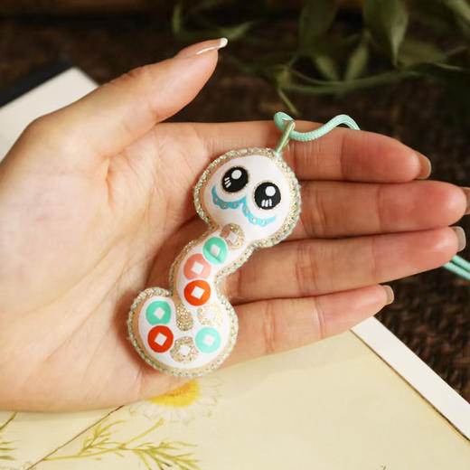 生肖蛇挂件吉祥物 画蛇添福葫芦 吉祥物挂件 商品图4