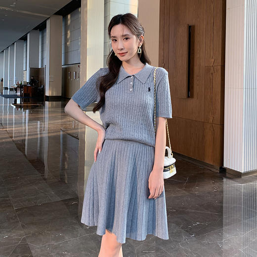 奢姿大码女装2025夏季气质POLO领百褶两件套胖妹妹时尚针织套装9452969725 商品图1