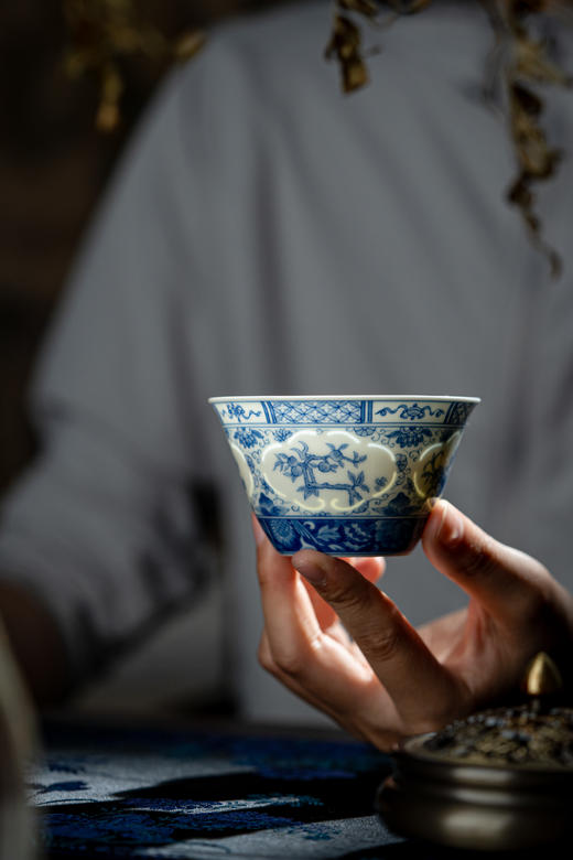 富玉窑  景德镇全手工青花玲珑四季花卉手作茶器品茗杯主人杯 商品图3