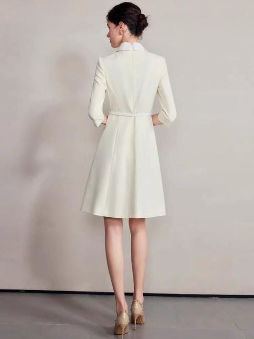 IWY/米白色连衣裙七分袖新款设计感拓花翻领西服裙美容院工作服Q1270 商品图4