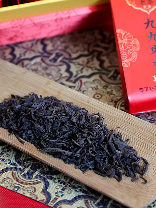 压箱底老茶 九九枣香 1999年普洱熟茶 锦盒装 180克/18泡/盒 商品图3