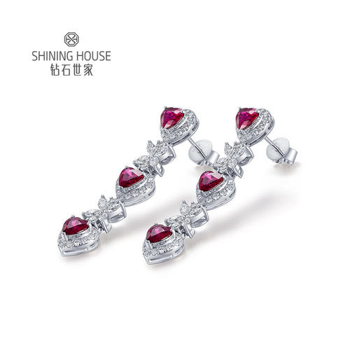 【红宝石耳饰】钻石世家 18K金红宝石镶钻耳饰耳环耳钉   高级设计珠宝系列 让人一见倾心的红宝石 演绎女性的高贵柔情 也寓意着浪漫炙热的美好感情 商品图1