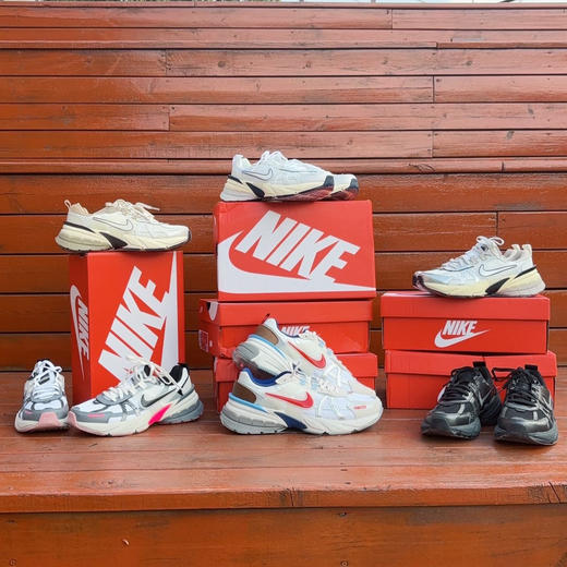 🌸【品牌授权】正品耐克‼️河南奥莱仓库直发💕 千禧年时代美学🌈「Nike V2K Run」重回复古全系列合集✨复古玩家新选择 鞋面网眼设计，轻盈透气 双密度泡绵中底✨ 商品图1
