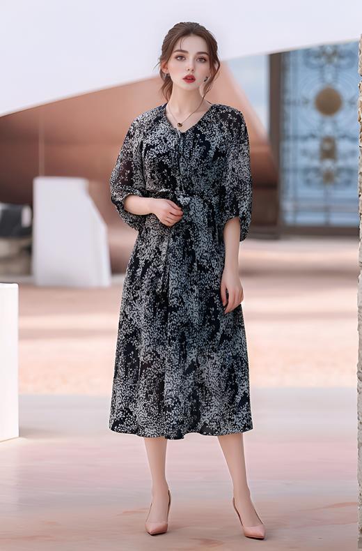 V领系带收腰显瘦七分袖连衣裙 商品图3