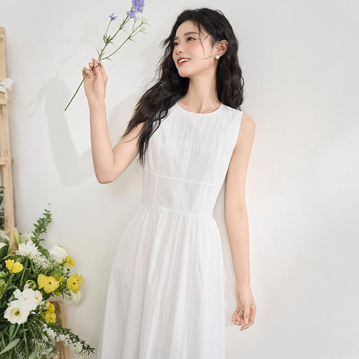 西遇无袖背心裙女夏季新款大裙摆通勤法式圆领吊带连衣裙D0050695 商品图3