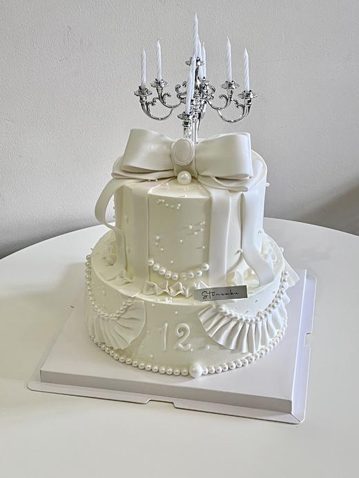 烛台蝴蝶结双层蛋糕 商品图0