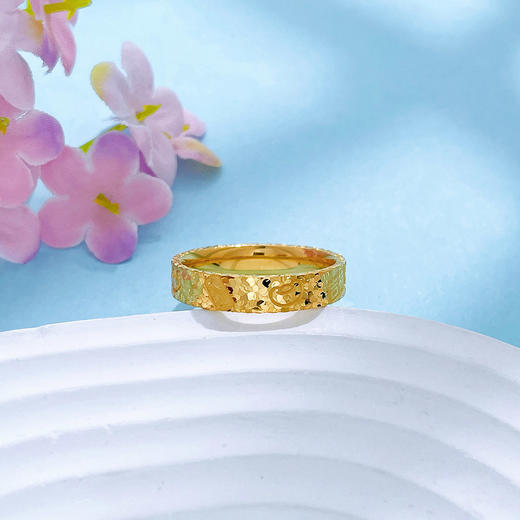 【限时克减150元】足金999 #CNC 5G黄金实心戒指CNC吉言吉语碎碎冰条戒(BE5GJZ00114)（预售产品下单后不退款不退货不换货不补差（预售产品下单后不退款不退货不换货不补差 商品图3