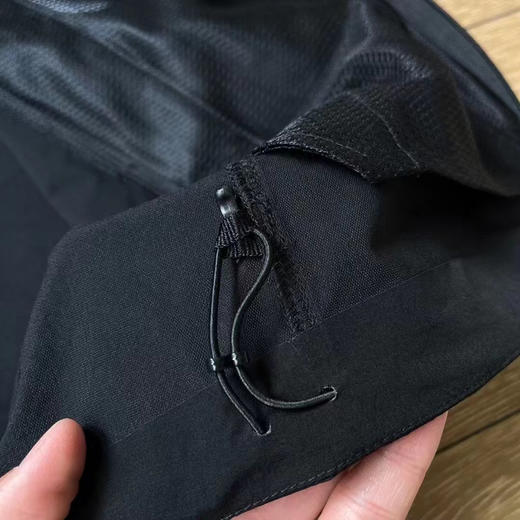 原单始祖鸟 Gamma Lightweight轻量 薄款夹克外套！
黑色S M L XL（偏大）
清货特价 商品图5