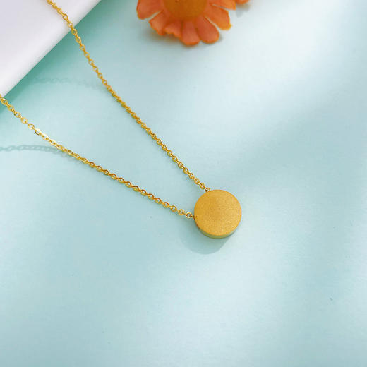 【限时克减150元】足金999 #CNC #时来运转 【精品】5G黄金镂空影底可转动转韵·时光四叶草圆形调节套链(BN5GTL00004)（预售产品下单后不退款不退货不换货不补差价） 商品图2