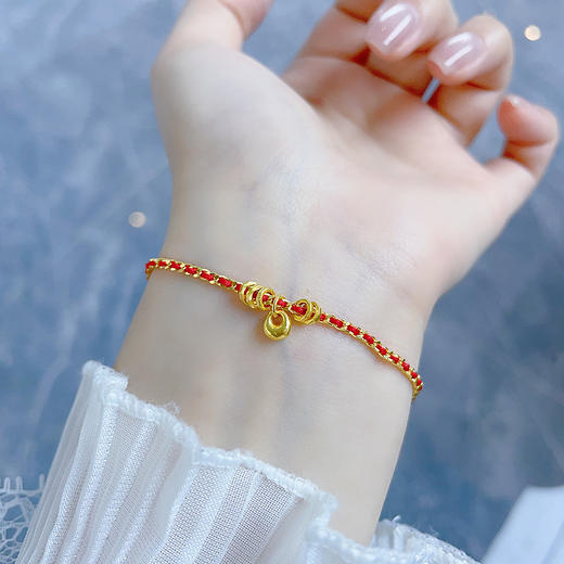 【限时克减150元】足金999 #幻彩星辰 #小红书 #小胖福 古法实心福气多多小胖福吊饰碎金子盘缠转运红绳穿插至简编织调节手链(AKGFSL00194)(预售产品下单后不退款不退货不换货不补差价)) 商品图0