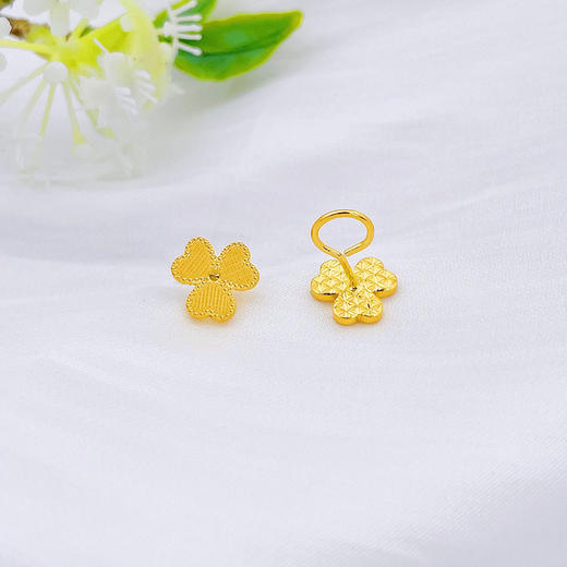 【限时克减150元】足金999.9 【精品】辘珠边心形三叶草花形耳饰耳钉(AWES00077)（预售产品下单后不退款不退货不换货不补差价 商品图1