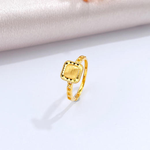 【限时克减150元】足金999 #小方糖 5G黄金活口小方糖戒指拉丝鱼鳞方形女戒(AG5GJZ00225)预售产品下单后不退款不退货不换货不补差价 商品图0