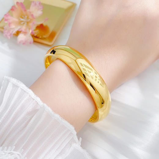 【限时克减150元】足金 无氰5D硬金空心固口镜面金泥鳅背手镯（面宽约13-14mm，厚约5.1mm）(AR5DSZ00036)（预售产品下单后不退款不退货不换货不补差价） 商品图0