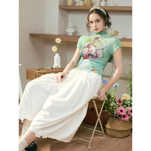 两三事 液态绮香 2025夏季新款复古印花荷叶边半高领短袖t恤女 商品图3