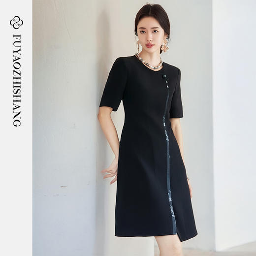 FUYAO扶摇 高级感西装连衣裙女醋酸缎面小黑裙收腰显瘦西装裙夏季 商品图2