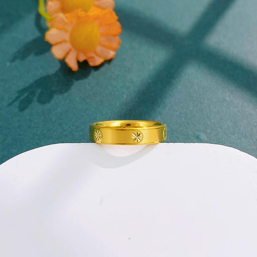 【限时克减150元】足金 #微硬金 无氰5D空心拉丝米字纹螺丝纹固口戒指(AR5DJZ00064)（预售产品下单后不退款不退货不换货不补差价）（预售产品下单后不退款不退货不换货不补差价） 商品图1