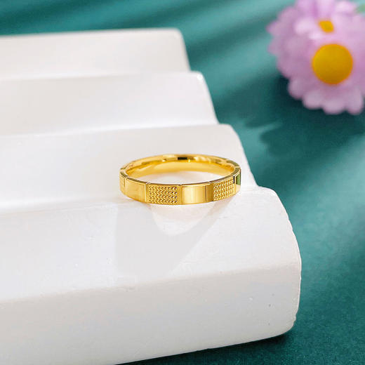 【限时克减150元】足金999 #CNC 5G黄金实心戒指正形刻面条戒(BE5GJZ00091)（预售产品下单后不退款不退货不换货不补差价）（预售产品下单后不退款不退货不换货不补差价） 商品图1