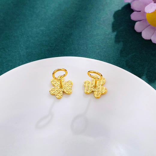 【限时克减150元】足金999.9 【精品】空心小幸运鱼鳞心形三叶草耳饰耳钉(UWES00044)预售产品下单后不退款不退货不换货不补差价 商品图1