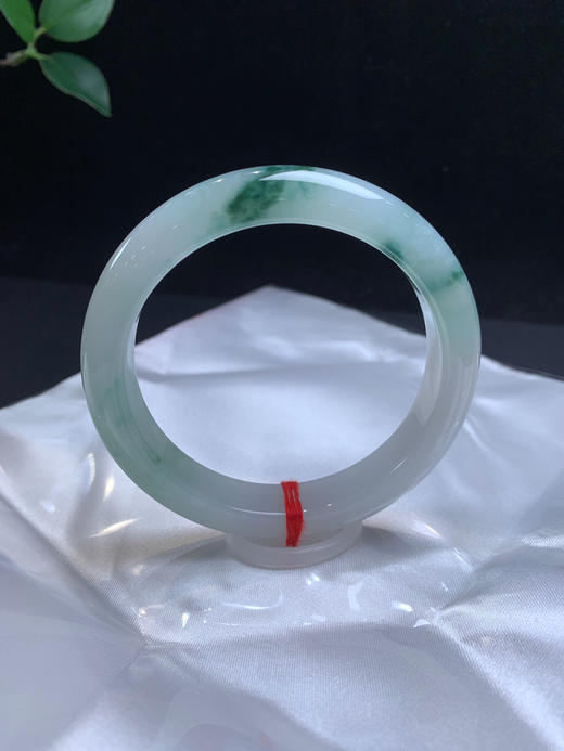 612704，60.3飘花手镯，清新干净，底妆也特别细，版型好 商品图1