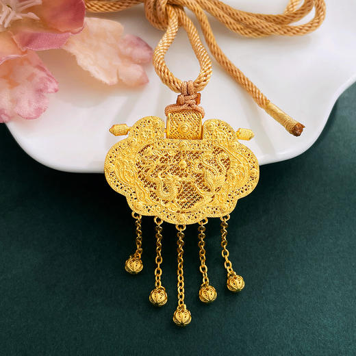 【限时克减150元】足金999 古法镂空挂绳吊坠玲珑珠流苏花丝如意锁龙凤呈祥锁包婚嫁吊坠(AUQGFDZ00091)（预售产品下单后不退款不退货不换货不补差价） 商品图0