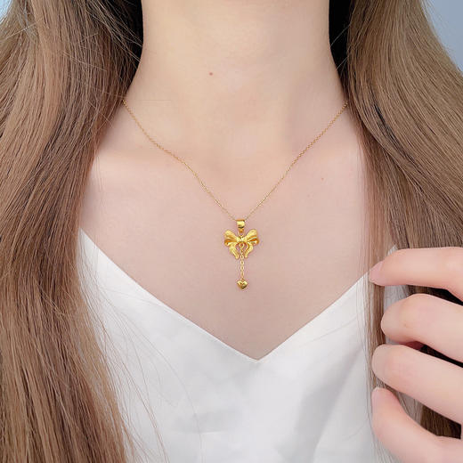 【限时克减150元】足金999.9 【精品】心形流苏蝴蝶结吊坠（不含链）(DZ00795)（预售产品下单后不退款不退货不换货不补差价）（预售产品下单后不退款不退货不换货不补差价） 商品图3