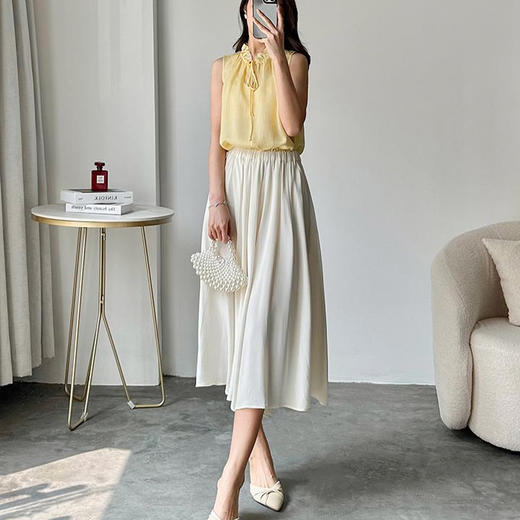 洛诗琳41841气质无袖真丝衬衫2025夏季木耳边绑带真丝上衣2988 商品图2