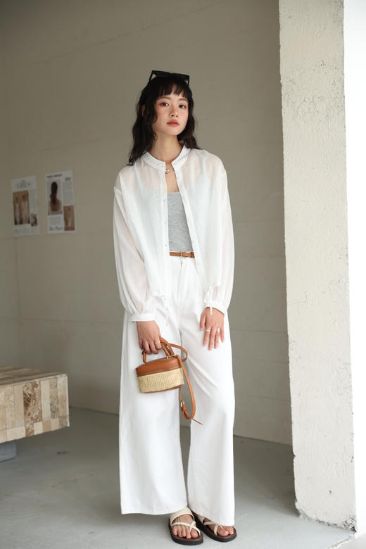 【谷小悠·天丝亚麻立领衬衫】韩国小众设计师款，小心机设计不会撞衫 天丝十亚麻质感，飘逸轻盈，舒适藏肉，久穿不 易变形 下摆的系带设计，上身很显慵懒文艺感哦 商品图4