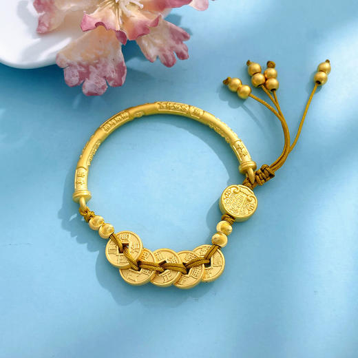 【限时克减150元】足金 #招财纳福 #复古风 3D硬金空心招财铜钱造型五帝币金珠流苏手链国潮古风五路财神吉言弯管半镯调节手串(AR3DSC00158) 商品图1