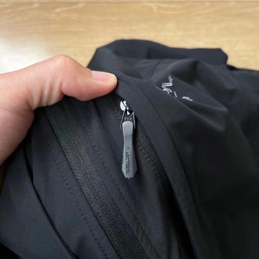 原单始祖鸟 Gamma Lightweight轻量 薄款夹克外套！
黑色S M L XL（偏大）
清货特价 商品图4