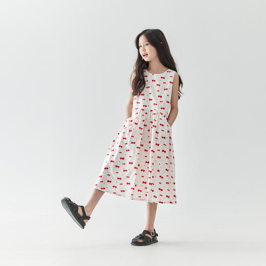 【代发】小金鱼印花连衣裙 棵初春夏款女童小锦鲤印花中长款裙子小锦鲤造型口袋无袖裙 商品图3