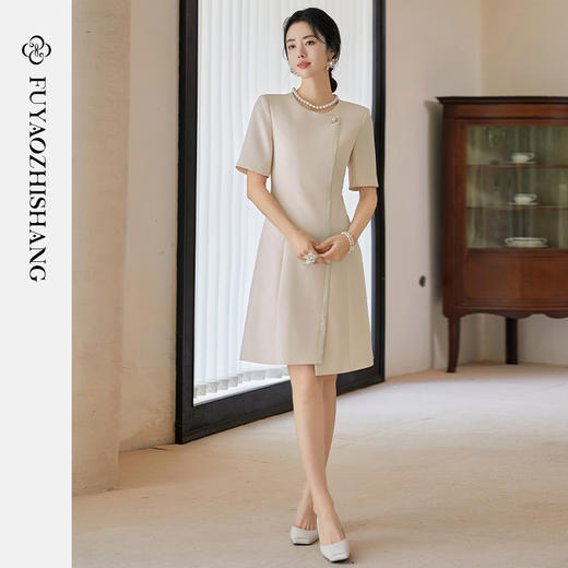 FUYAO扶摇 杏色连衣裙女2025夏季国风盘扣女裙高级感醋酸圆领裙子 商品图1