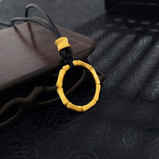 【限时克减150元】足金999 #平安 #复古风  古法空心挂绳吊坠国潮传承节节高升冰丝金丝绒金竹节平安扣吊坠(AUQGFDZ00150)（预售产品下单后不退款不退货不换货不补差价） 商品图1