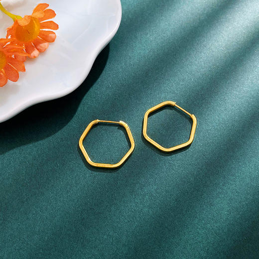 【限时克减150元】足金999 #超轻 （足金999字印）5G黄金极简几何极简系列菱形方环耳饰卡扣耳圈(AV5GES00008)（预售产品下单后不退款不退货不换货不补差价） 商品图1
